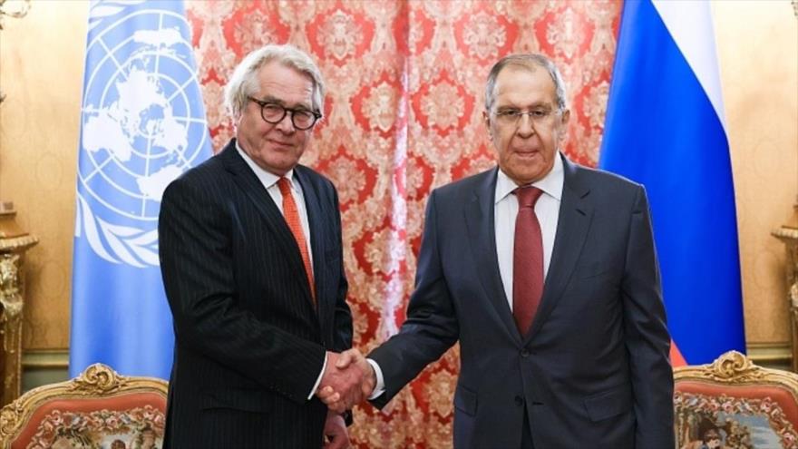 El coordinador especial de la ONU para el proceso de paz en Asia Occidental, Tor Wennesland, y el ministro de Asuntos Exteriores de Rusia, Serguéi Lavrov.