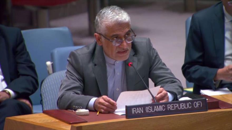 El representante permanente de Irán ante la ONU, Amir Said Iravani, habla en una reunión del organismo.
