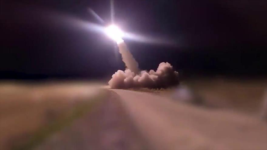 El momento del lanzamiento de un misil durante la operación punitiva del Cuerpo de Guardianes de la Revolución Islámica de Irán (CGRI) contra Israel, 14 de abril de 2024.