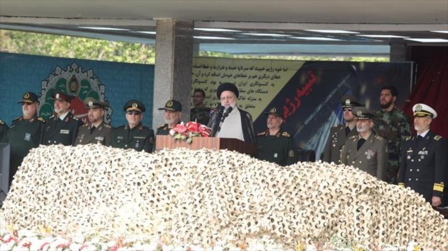 Presidente de Irán, Seyed Ebrahim Raisi, ofrece discurso en el Día del Ejército, Teherán, 17 de abril de 2024.