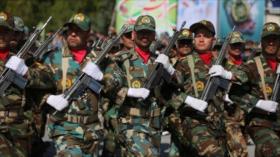 Irán celebra Día del Ejército con masivos desfiles militares