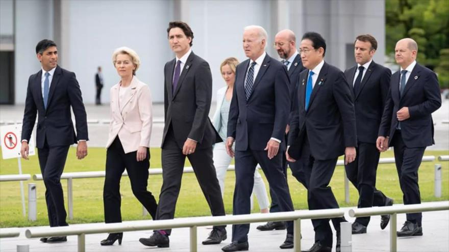Los líderes del G7 caminan uno al lado del otro en la cumbre de 2023 en Hiroshima, Japón. (Foto: Getty Images)