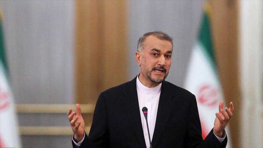 El canciller iraní, Hosein Amir Abdolahian, durante una conferencia de prensa, Teherán. (Foto: IRNA)