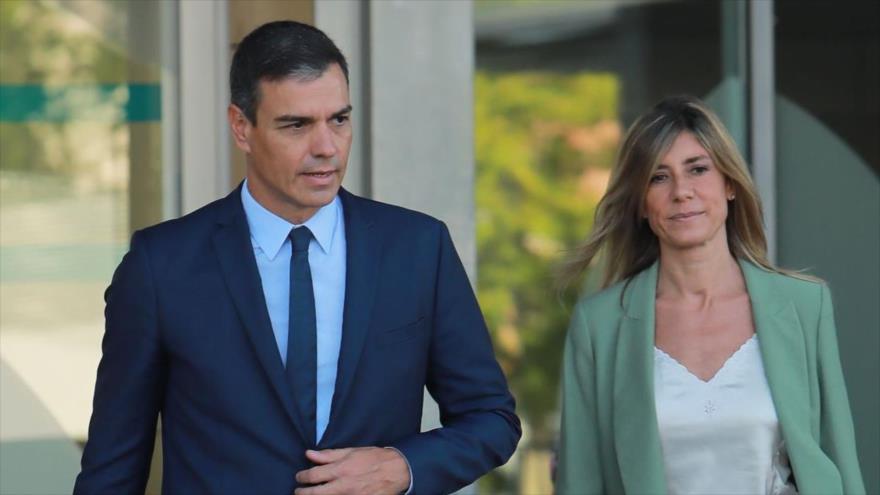 Pedro Sánchez “reflexiona” si renuncia tras denuncia contra su esposa | HISPANTV
