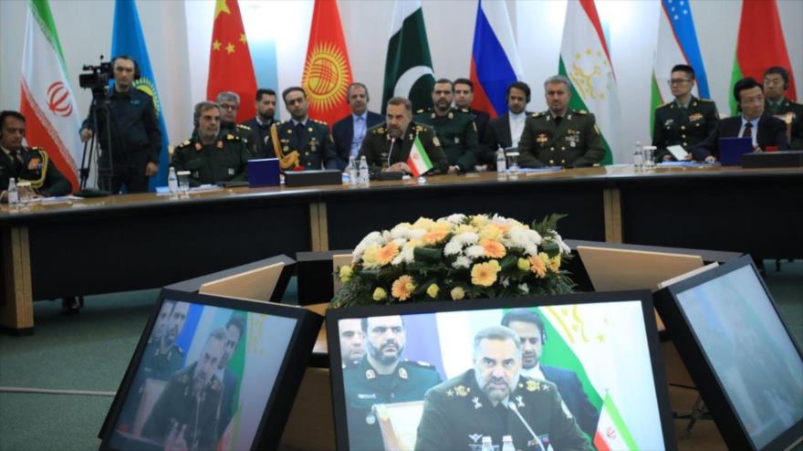 El ministro de Defensa de Irán,el general de brigada Mohamad Reza Ashtiani, en la 21ª Cumbre de los ministros de Defensa de la OCS, Kazajistán.