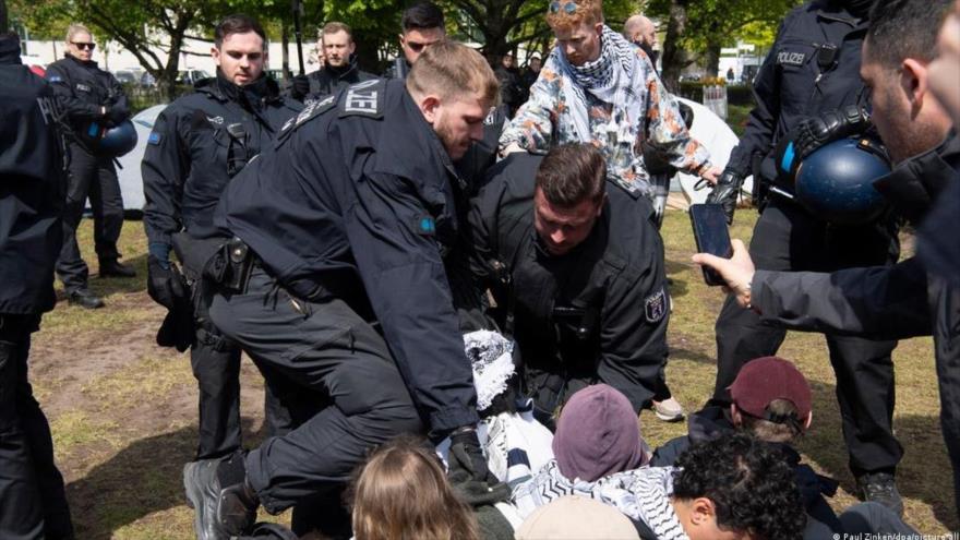 Policía alemana despeja campamento pro-Gaza; protestas al estilo de EEUU en Europa