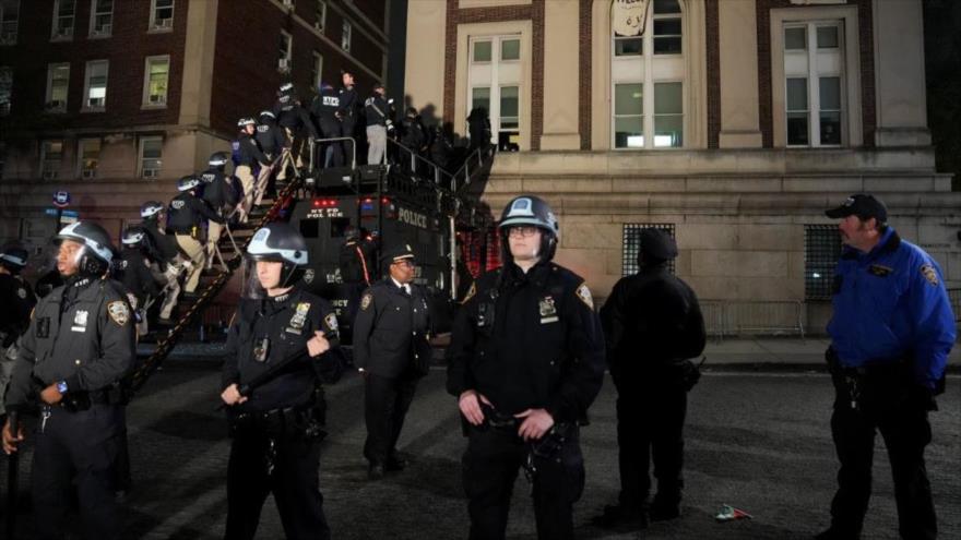 Arrecia represión en NY: Detienen a 300 estudiantes propalestinos