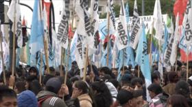Trabajadores argentinos rechazan ley de bases de Milei