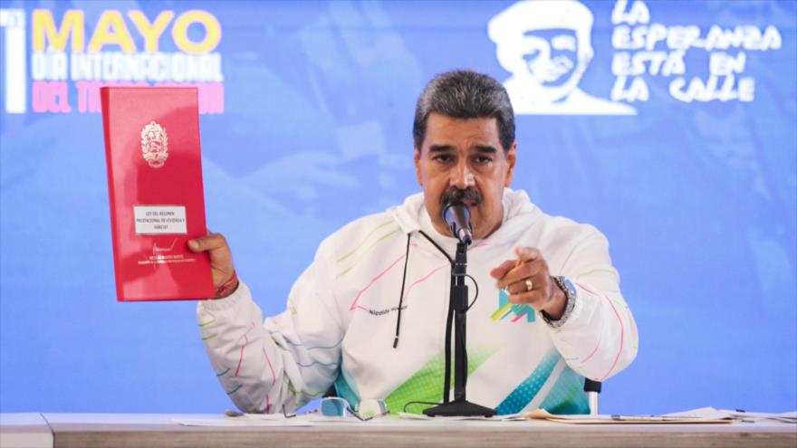 El presidente de Venezuela, Nicolás Maduro, ofrece declaraciones en el Palacio de Miraflores, en Caracas, 1 de mayo de 2024.
