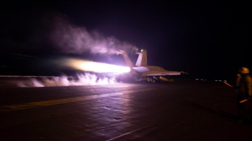Un avión de combate estadounidense despega del USS Dwight D. Eisenhower durante una operación contra Yemen, 22 de enero de 2024. (Foto: Centcom)