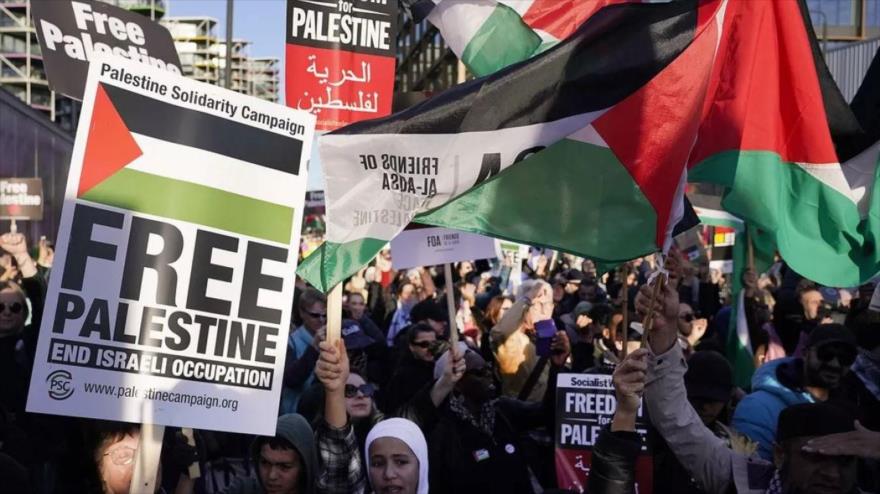 Una protesta pro-Palestina en el Reino Unido en apoyo a los palestinos en Gaza. 