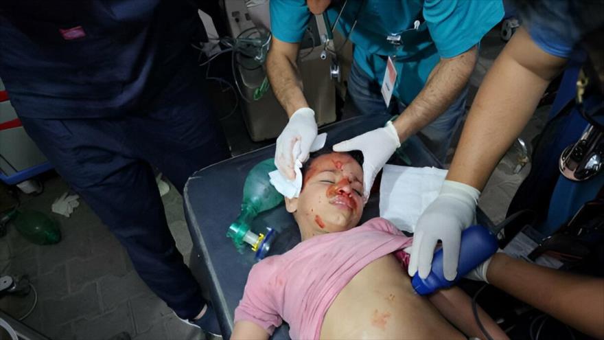Palestinos heridos son llevados al hospital de Kuwait, luego de los ataques aéreos israelíes en Rafah, 8 de mayo de 2024. (Foto: Hani Alshaer)