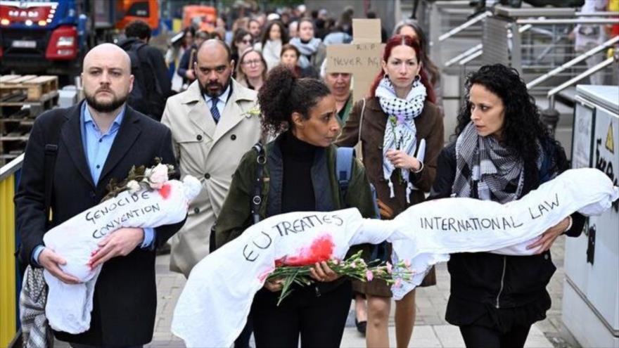 Empleados de la UE protestan por la guerra de Israel contra Gaza