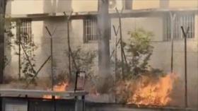 Israelíes incendian sede de UNRWA con su personal dentro en Al-Quds
