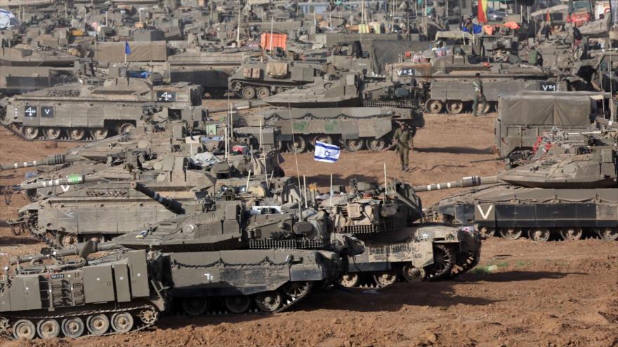 Tanques israelíe posicionados cerca de la frontera con la Franja de Gaza, 9 de mayo de 2024. (Foto: AFP)