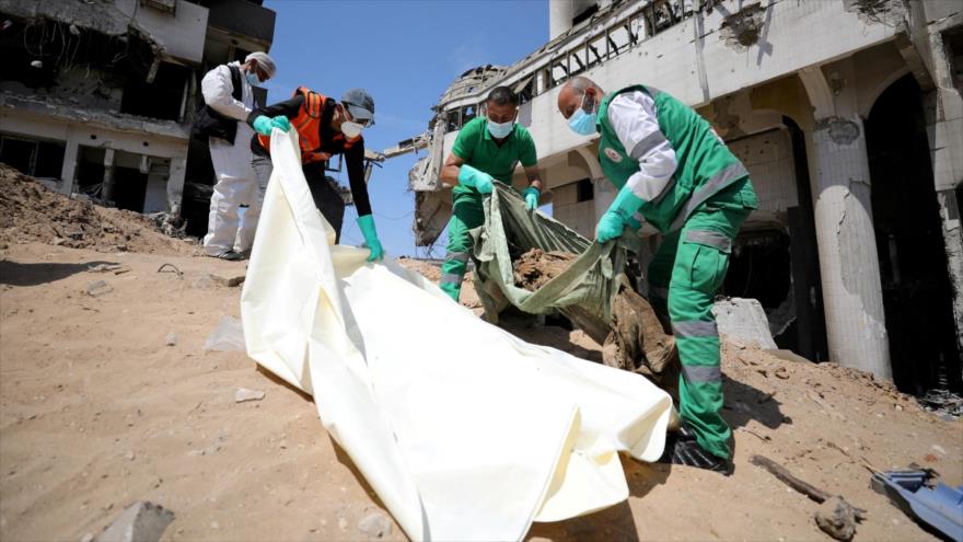 Hallan otros 80 cuerpos en tres fosas comunes en hospital de Gaza | HISPANTV