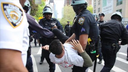 Activistas bloquean puente de Manhattan, gritando: “Rafah, Rafah”