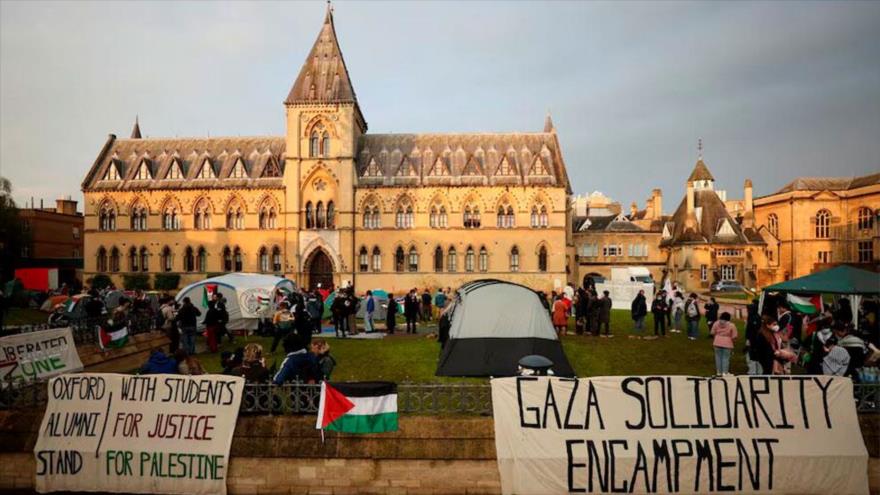 Estudiantes de Oxford y Cambridge acampan en apoyo a Gaza, 7 mayo de 2024.