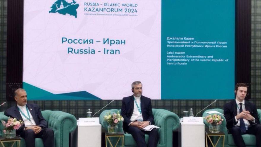 El viceministro de Asuntos Exteriores iraní, Ali Bagheri Kani, asiste al Foro Mundial Rusia-Islámico en Kazán, Tartaristán, 17 de mayo de 2024.