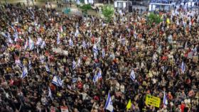 Miles de manifestantes israelíes exigen dimisión de Netanyahu