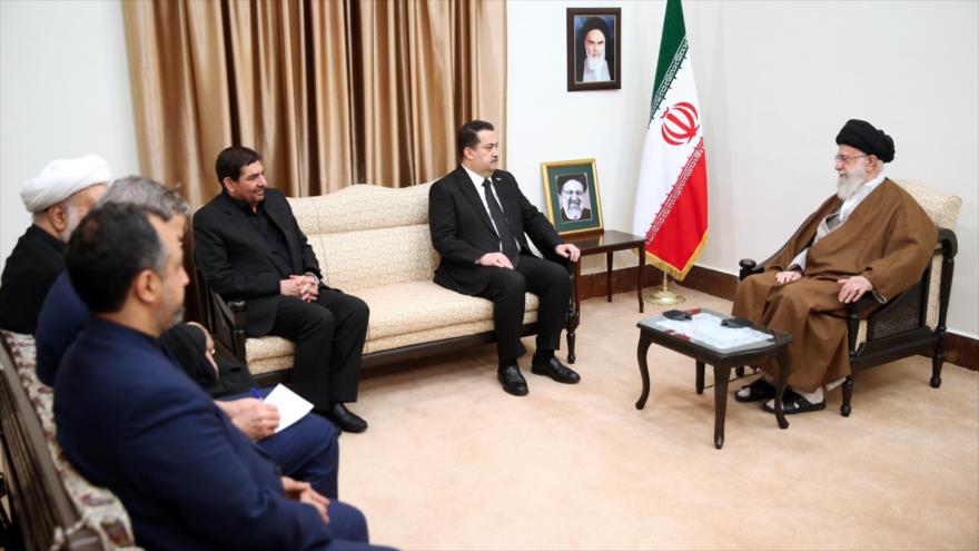 El Líder de Irán, el ayatolá Seyed Ali Jamenei, reunido con el premier iraquí, Muhamad Shia al-Sudani, en Teherán, 22 de mayo de 2024.