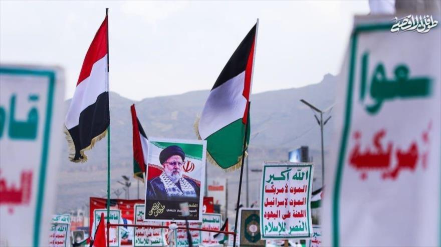 Yemeníes reiteran su apoyo a Palestina y expresan su solidaridad con Irán en la plaza Al-Sabain de Saná, la capital, 24 de mayo de 2024.