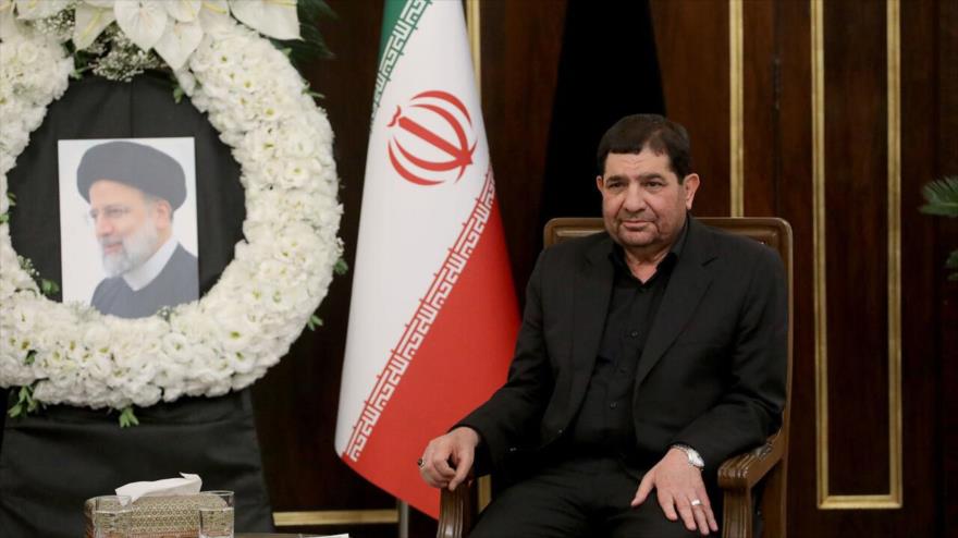 El presidencial interino de Irán, Mohamad Mojber, en una reunión con delegaciones extranjeras tras el martirio del presidente Raisi, 25 de mayo de 2024.