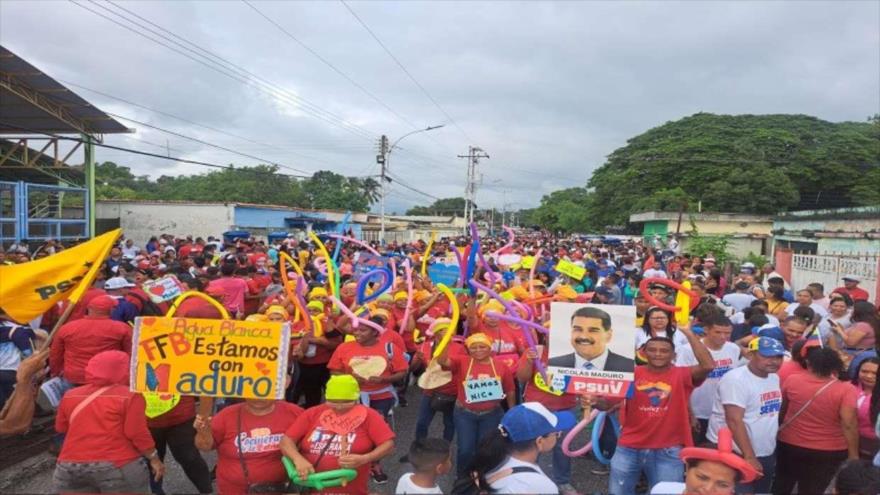 Venezuela se moviliza en respaldo al presidente Maduro