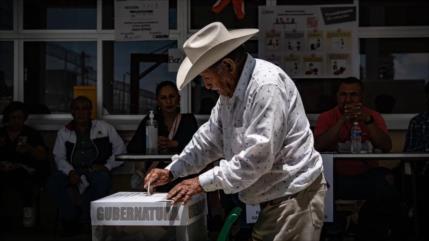 Abren los colegios electorales para las presidenciales de México