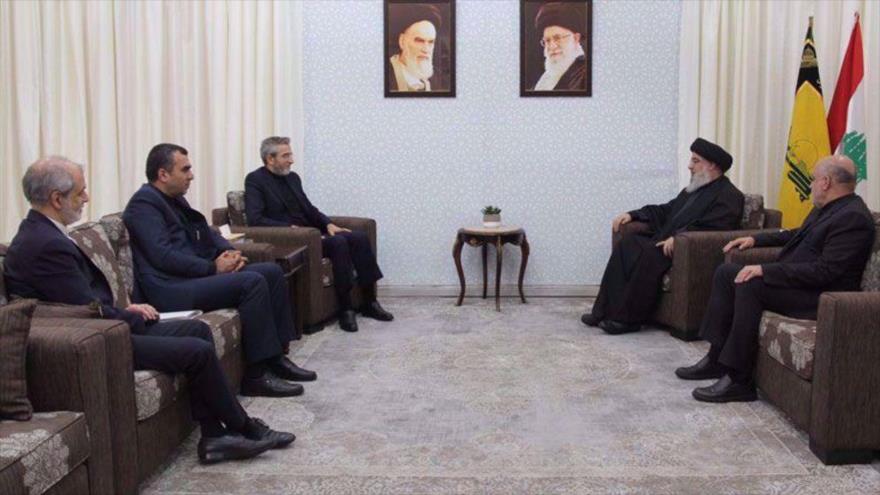 El líder de Hezbolá, Seyed Hasan Nasralá (dcha.), reunido con el canciller interino iraní, Ali Baqeri Kani, en el Líbano, 3 de junio de 2024.