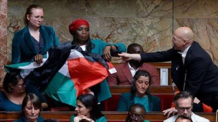 El parlamento francés una vez más en caos por la bandera palestina