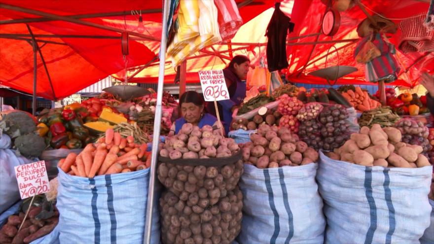 Bloqueos de transportistas por falta de dólares y combustible en Bolivia