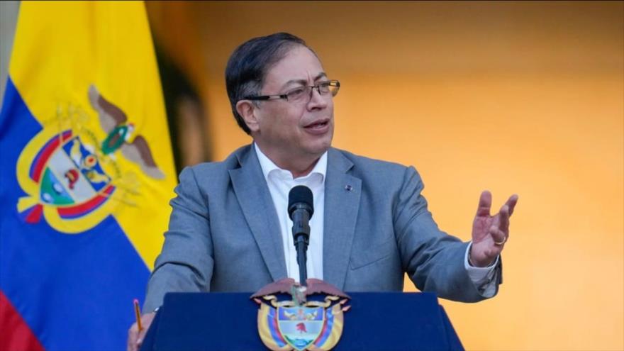 El presidente de Colombia, Gustavo Petro, ofrece un discurso en La Casa de Nariño, en Bogotá, la capital, 13 de febrero de 2023. (Foto: AP)