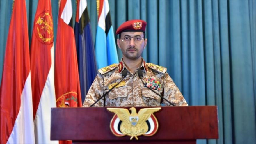 El portavoz de las Fuerzas Armadas de Yemen, el teniente general Yahya Sari, durante una declaración televisada.