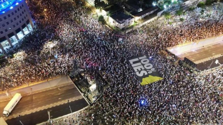 Multitudinaria protesta de los israelíes en el epicentro Tel Aviv, 15 de junio de 2024.