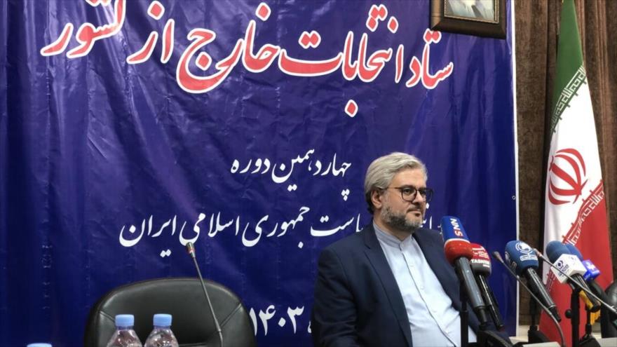 El responsable de la celebración de las elecciones del 14.º mandato presidencial en el extranjero, Alireza Mahmudi, Teherán, 16 de junio de 2024. 