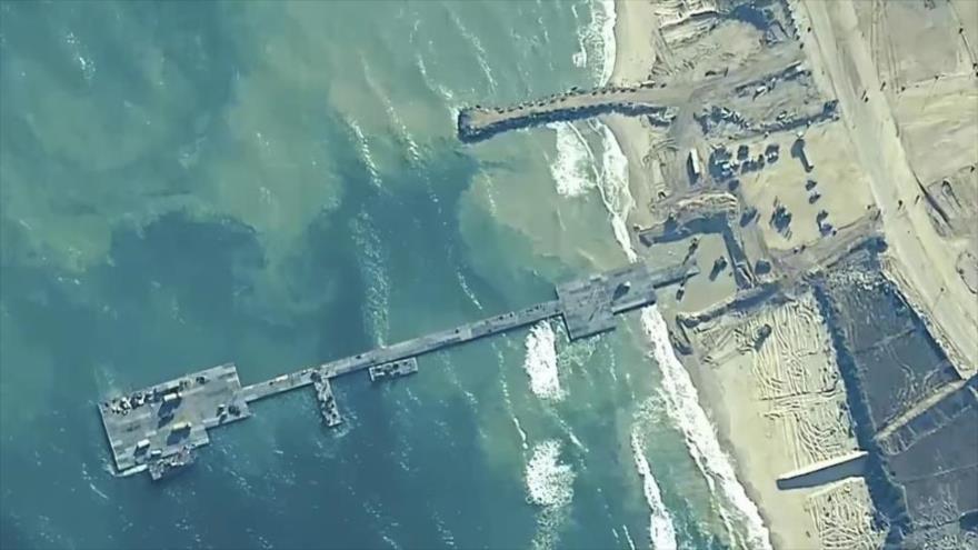 Soldados del Ejército estadounidense, instalando un muelle temporal en la costa de la Franja de Gaza, 16 de mayo de 2024.