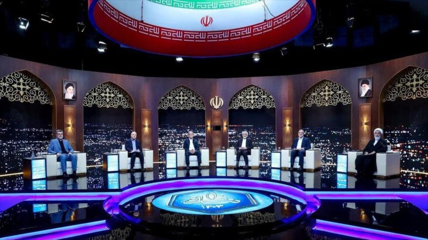 Los candidatos a la Presidencia de Irán en su primer debate, 17 de junio de 2024.