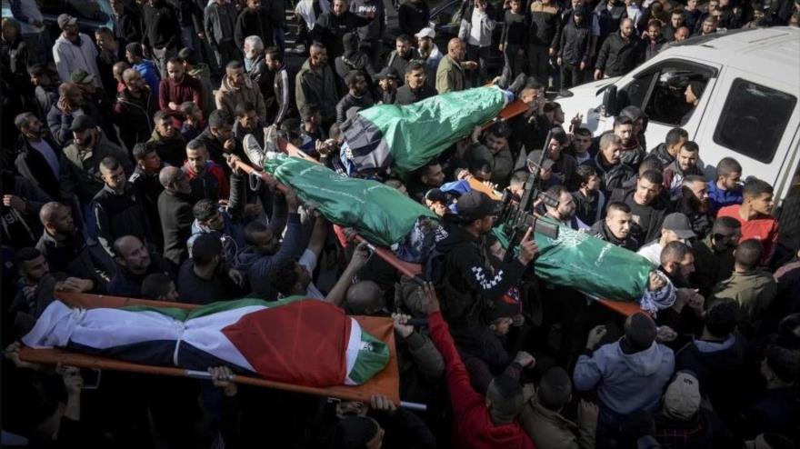 El funeral de palestinos caídos en enfrentamientos con israelíes, en Yenín, Cisjordania, 7 de enero de 2024. (Foto: AP)