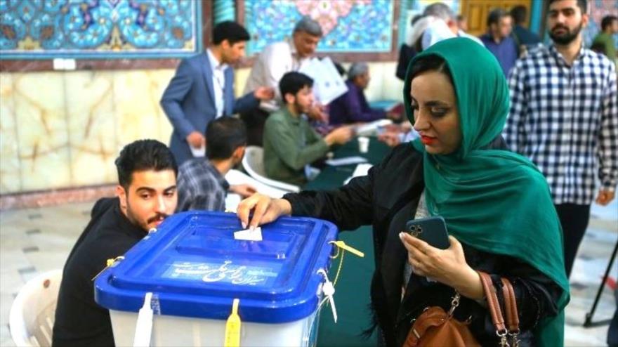 El pueblo iraní con su voto ejerció el principio de la democracia