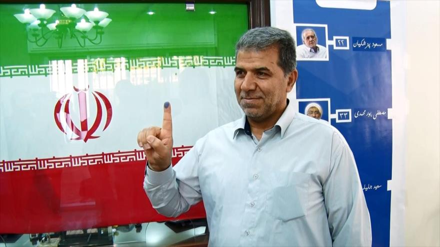 Iraníes en Damasco votan en elecciones presidenciales de su país