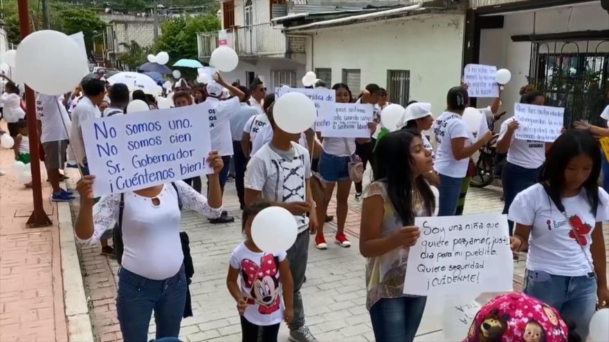 Familias enteras se desplazan por violencia en el sur de México | Minidocu