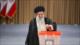 Líder de Irán vota en balotaje presidencial y alaba participación popular