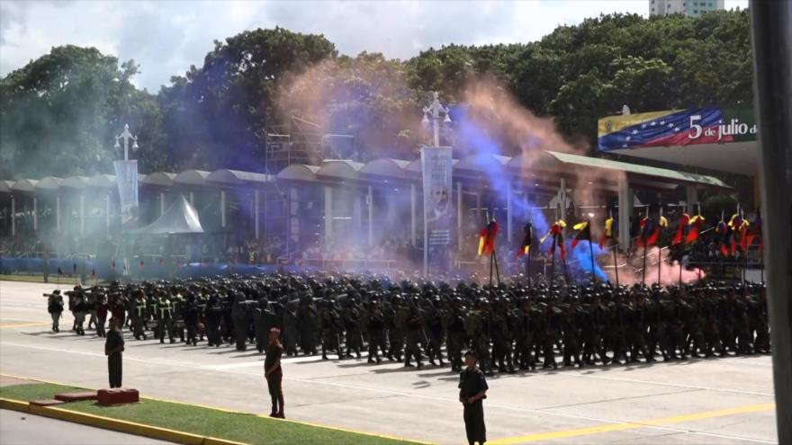 Desfile militar en Venezuela por aniversario de independencia