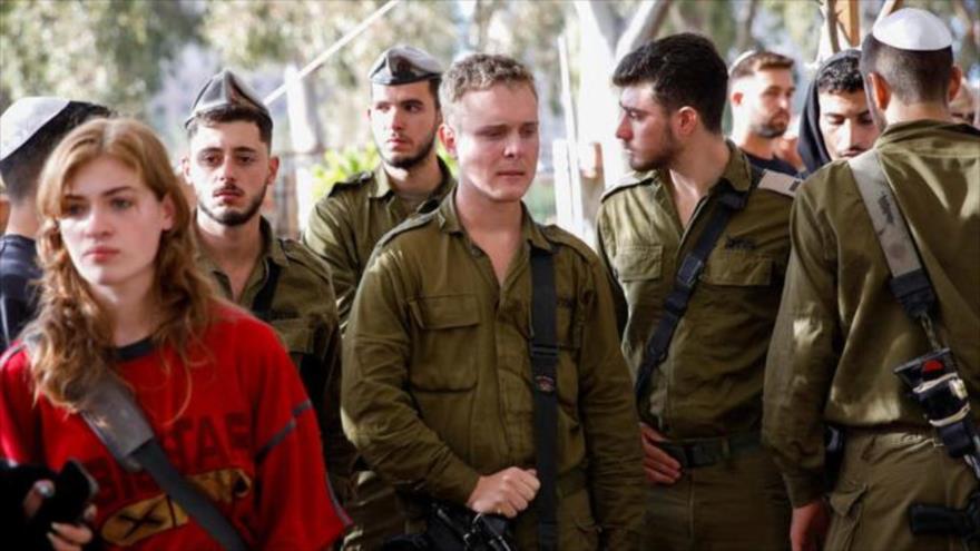 Soldados israelíes en el funeral de un militar israelíe muerto en la guerra contra la Franja de Gaza, 24 de diciembre de 2023. (Foto: Reuters)