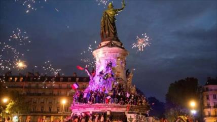 Izquierda gana elecciones en Francia y frena a la extrema derecha