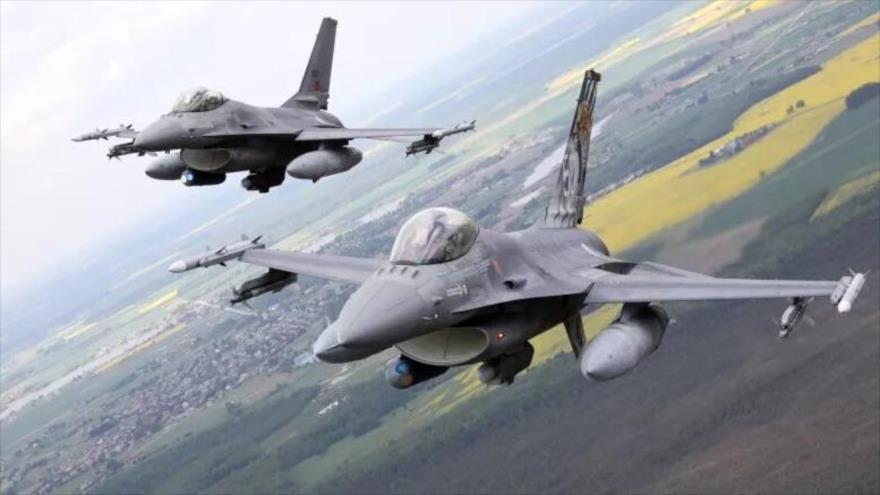 Aviones de combate F-16 de la Fuerza Aérea portuguesa participan en una misión de la OTAN en el espacio aéreo lituano, 23 de mayo de 2023.