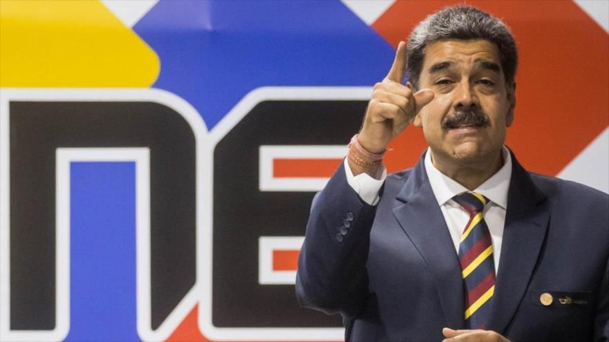 Maduro plantea “un gran diálogo nacional” como su primer decreto