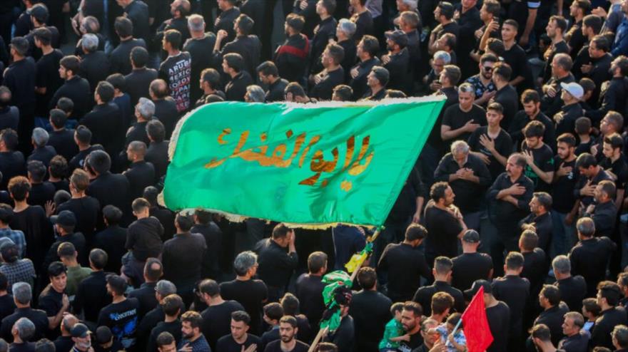 Irán conmemora a los mártires de Karbala en el Día de Tasua