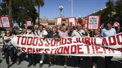 Argentina perdió 170 000 empleos en 5 meses del mandato de Milei